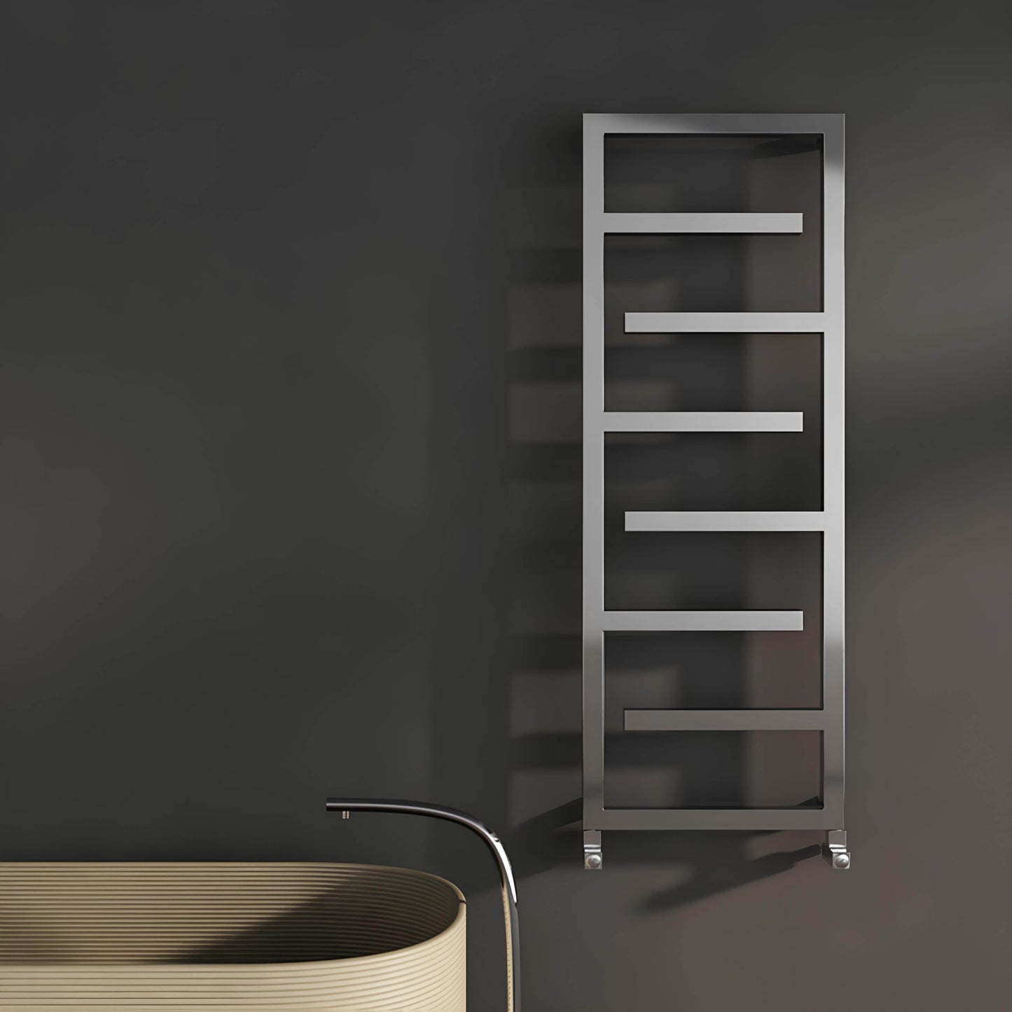 Carisa Eclipse Handtuchwärmer aus Edelstahl, modernes Design, hochglanzpoliert