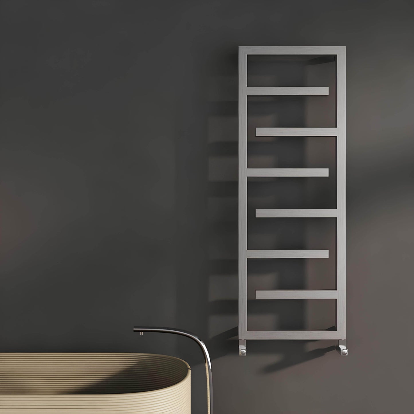 Carisa Eclipse Handtuchwärmer aus Edelstahl, modernes Design, satiniert