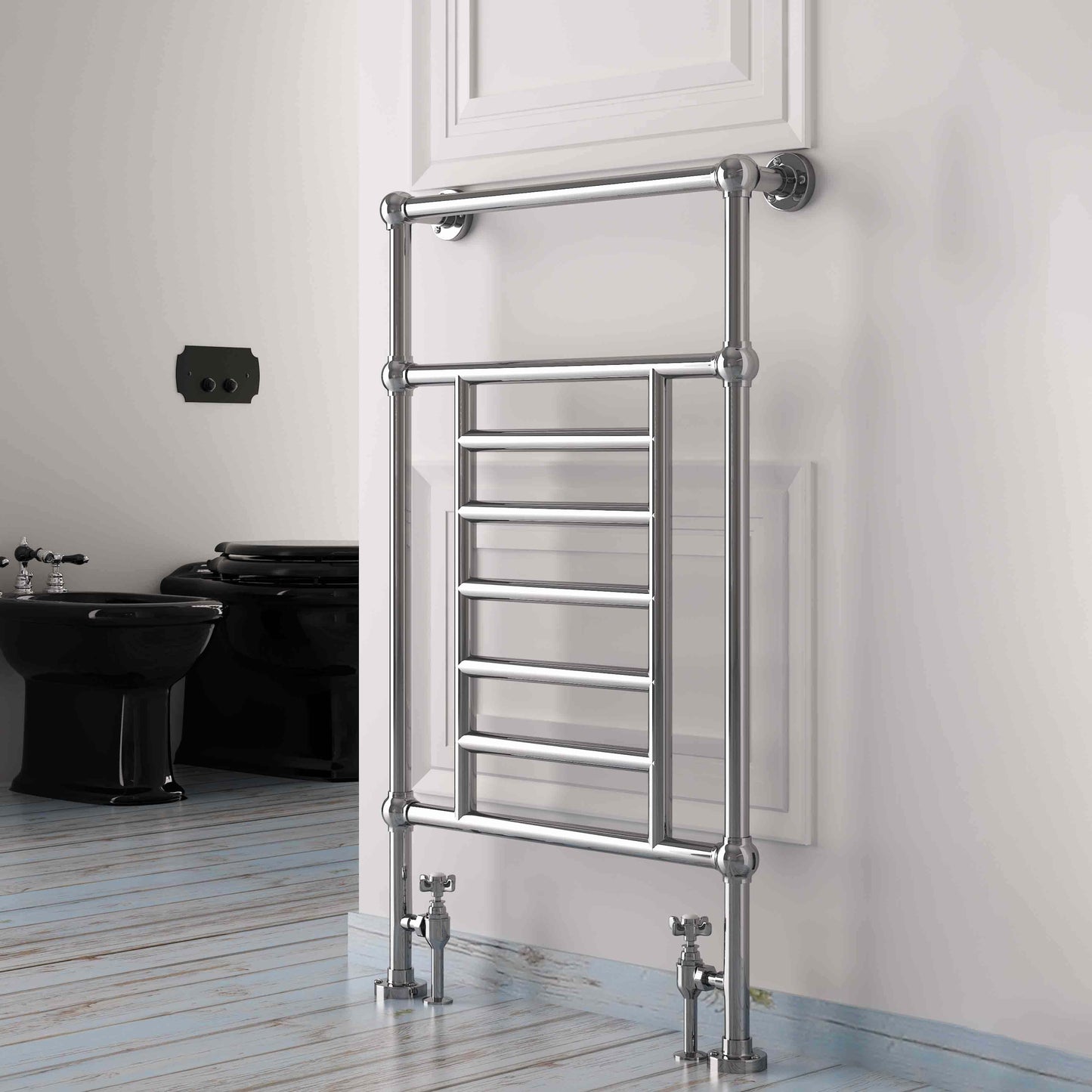 Carisa Edward Moderner Handtuchwärmer aus Stahl im Chrom-Design