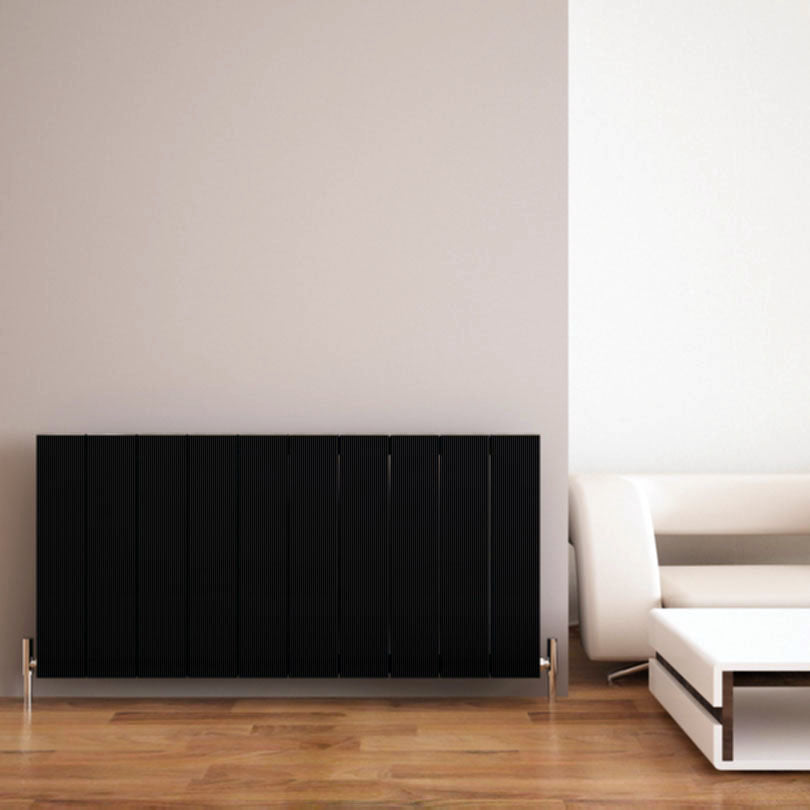 Carisa Elvino Horizontaler Aluminium-Heizkörper, modernes Design, Schwarz