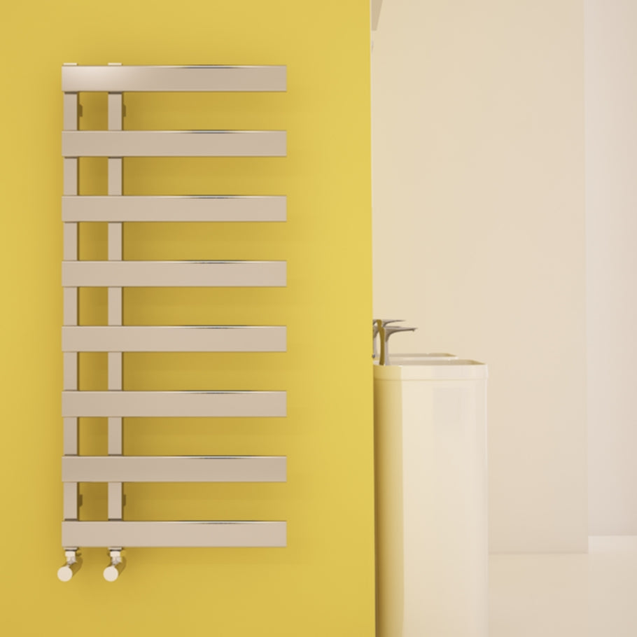 Carisa Floris Handtuchwärmer aus Stahl, modernes Chrom-Design