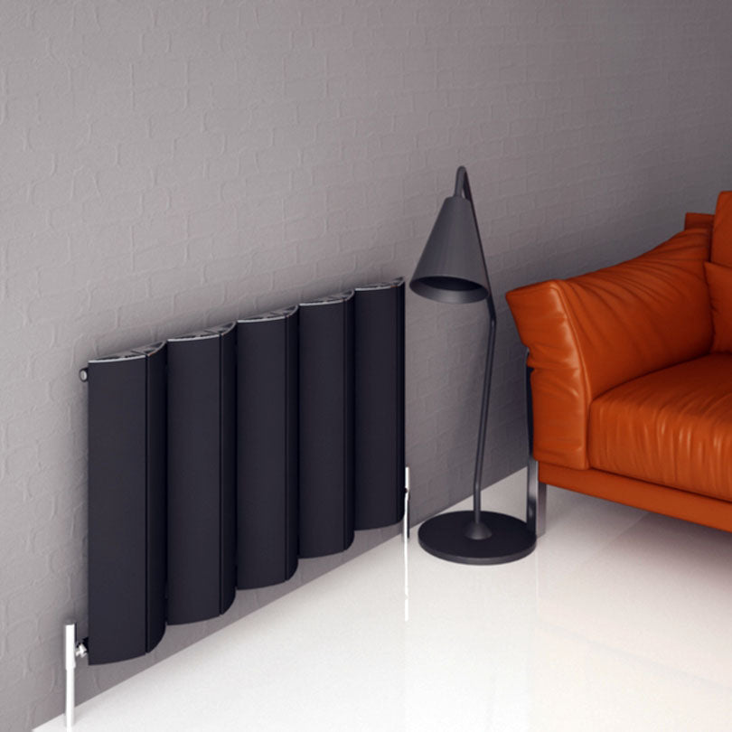 Carisa Nixie Horizontaler Aluminium-Heizkörper, modernes Design, Schwarz