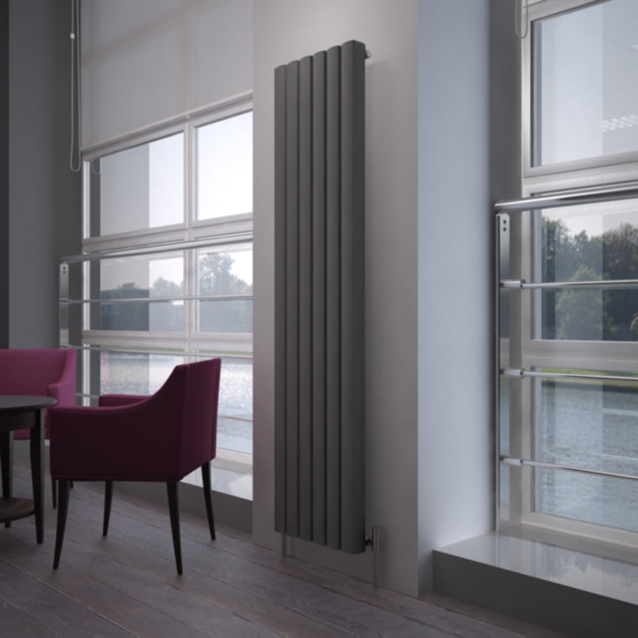 Carisa Vesta Vertikaler Aluminium-Heizkörper, modernes Design, dunkelgrau