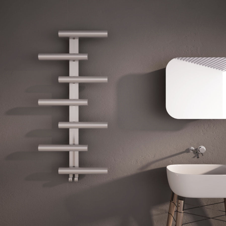 Carisa Vivi Handtuchwärmer aus Edelstahl, modernes Design, satiniert