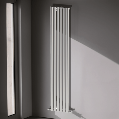 Carisa Tallis Vertikaler Aluminium-Heizkörper, modernes Design, poliert, eloxiert 