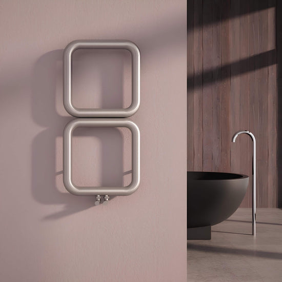 Carisa Baro Handtuchwärmer aus Edelstahl, modernes Design, seidenmatt poliert 