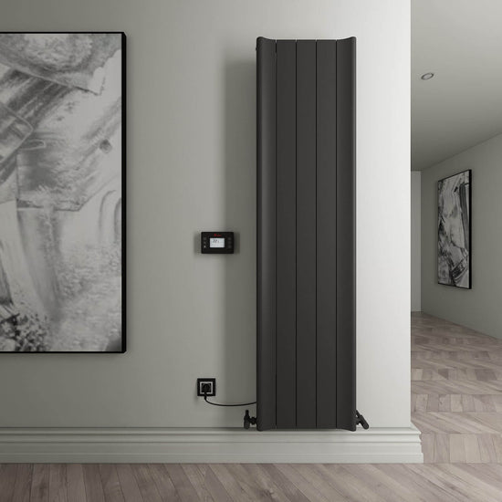 Carisa Boreas Hybrid B Vertikaler elektrischer Heizkörper, modernes Design, Schwarz 