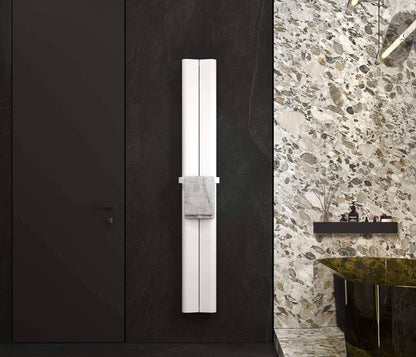 Carisa Curvy Bad-Handtuchwärmer aus Aluminium, modernes Design, Weiß 