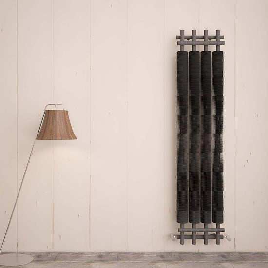Carisa Dora Vertikaler Stahlheizkörper, modernes Design, hellgrau 