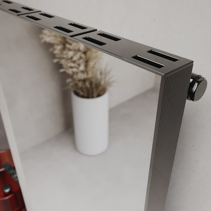 Carisa Elvino Badezimmerspiegel, Aluminium-Handtuchwärmer, modernes Design, poliert, eloxiert
