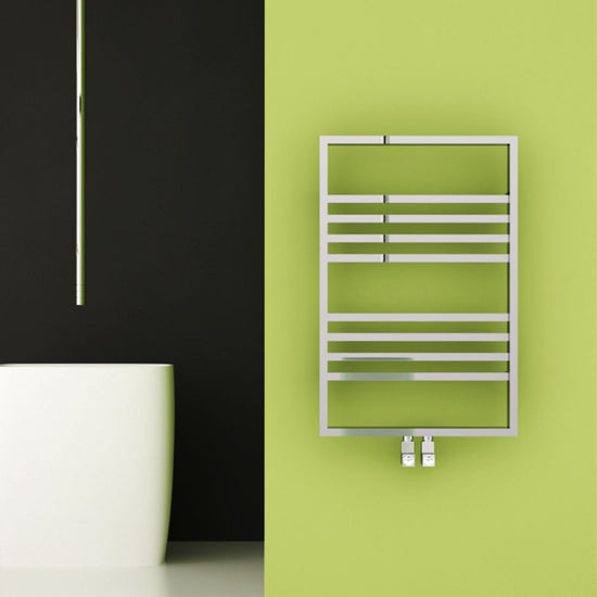 Carisa Frame Handtuchwärmer aus verchromtem Stahl mit modernem Design 