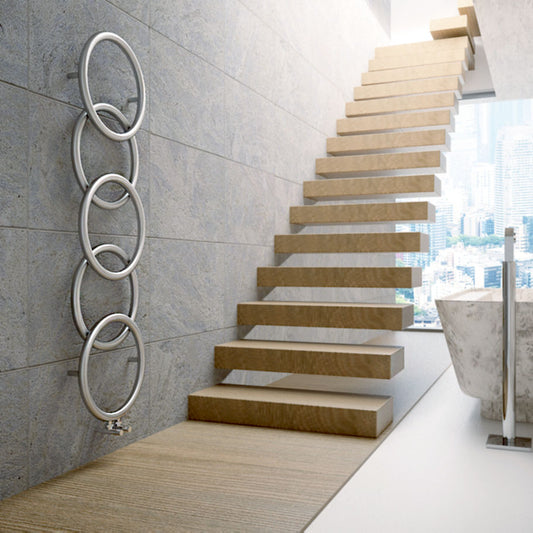 Carisa Halo Handtuchwärmer aus Edelstahl, modernes Design, hochglanzpoliert 