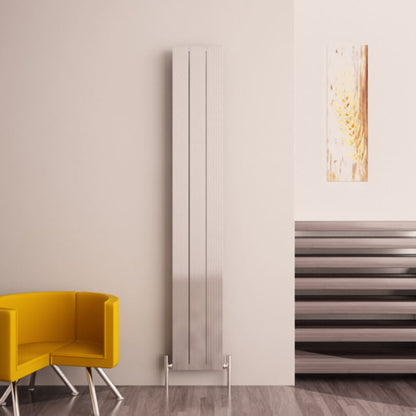Carisa Monza Vertikaler Aluminium-Heizkörper, modernes Design, poliert, eloxiert 