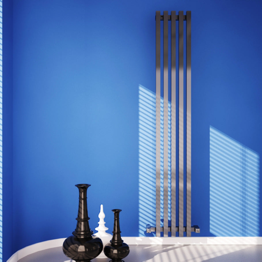 Carisa Zara Vertikaler Stahlheizkörper, modernes Design, Chrom 